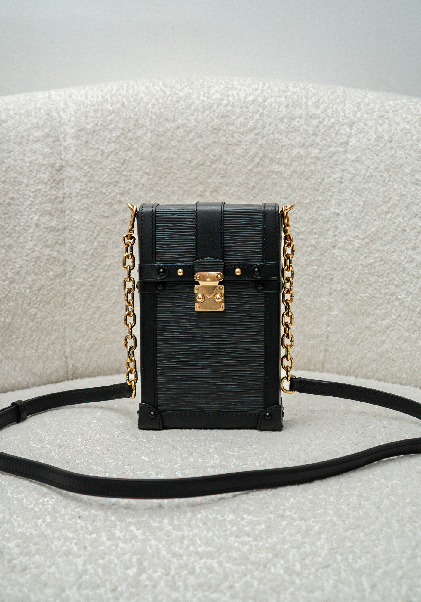 Epi Vertical Trunk Pochette