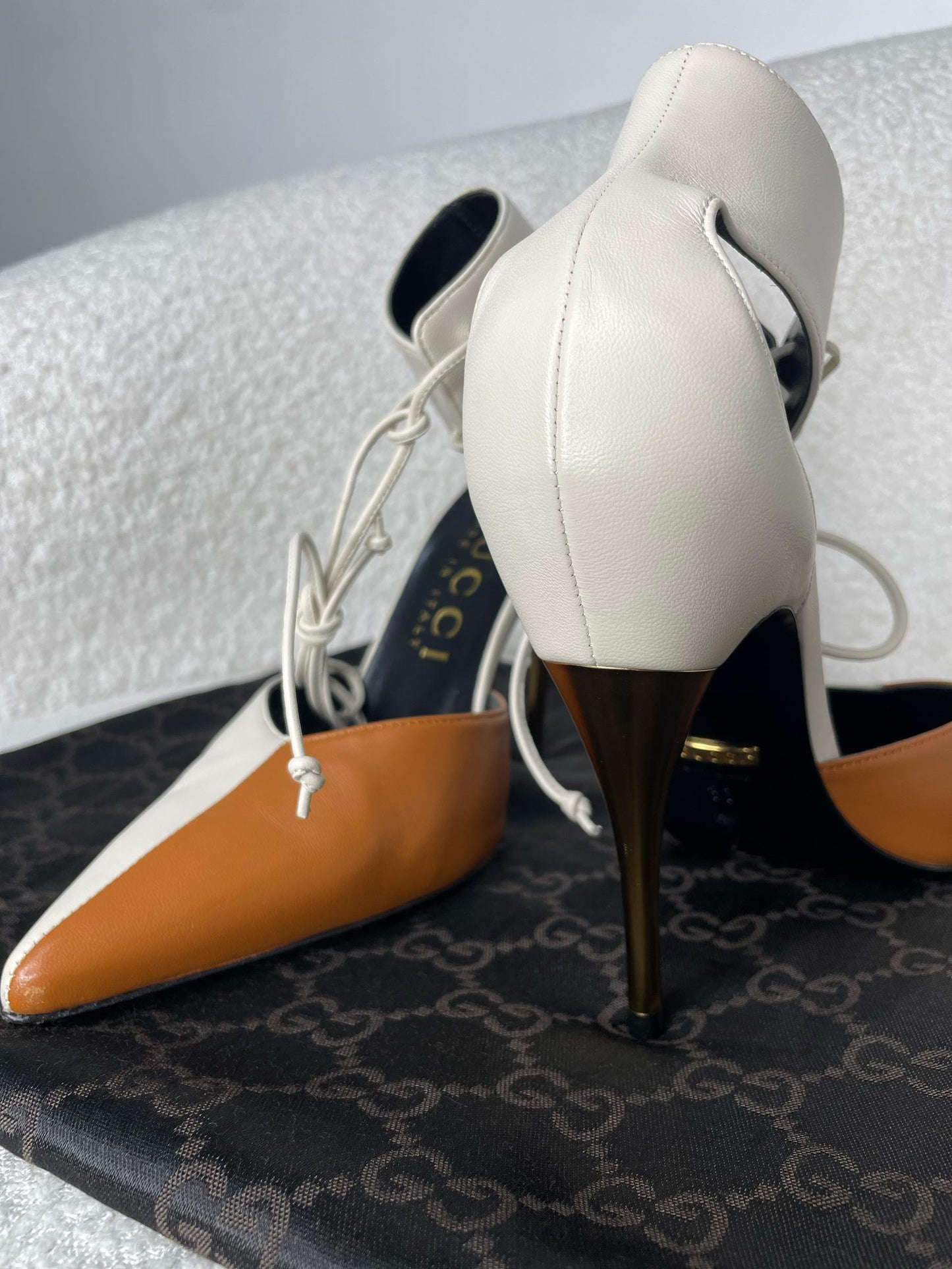 Zapatos de tacón de piel bicolor