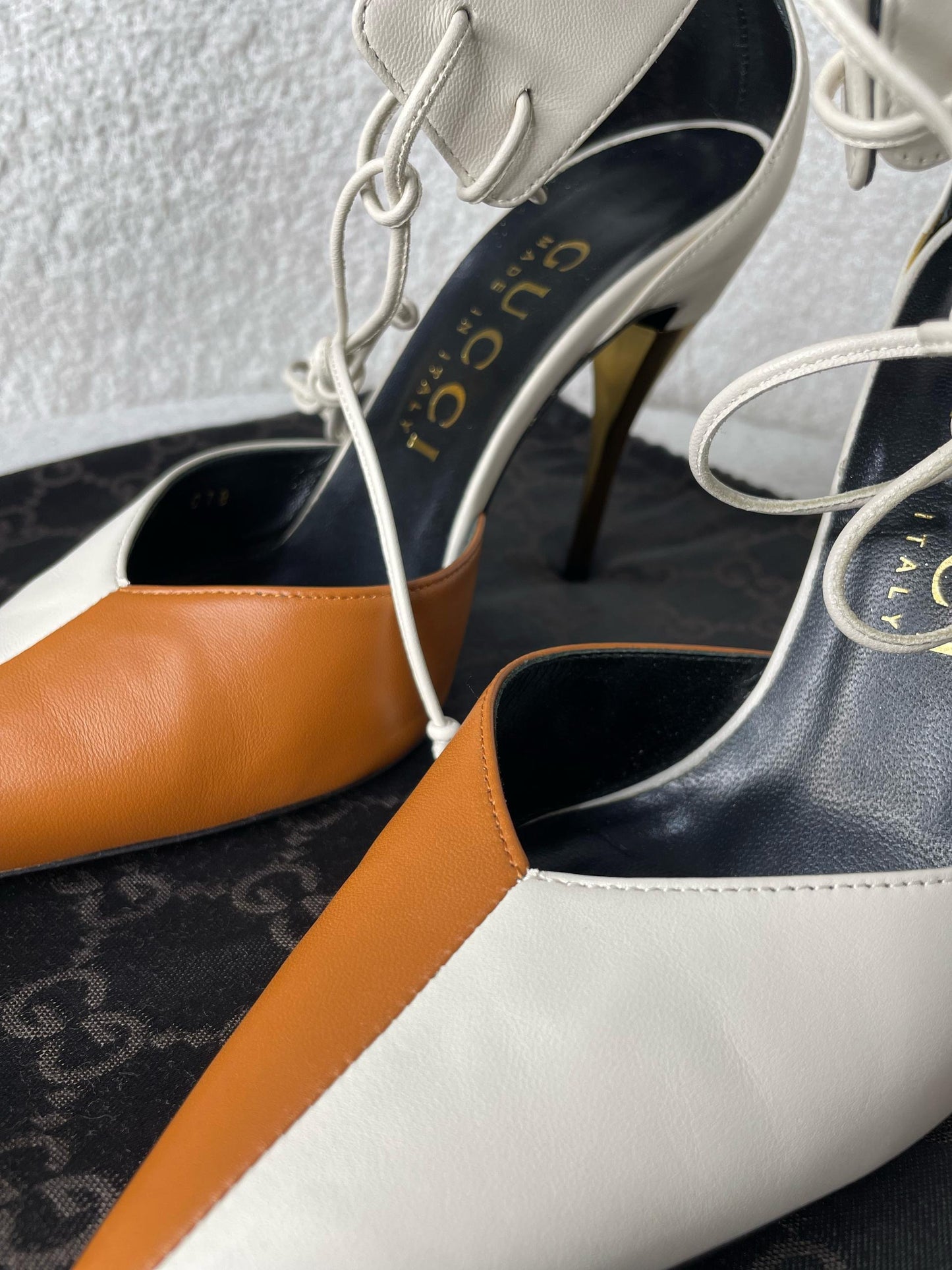 Two tone Leather Pumps