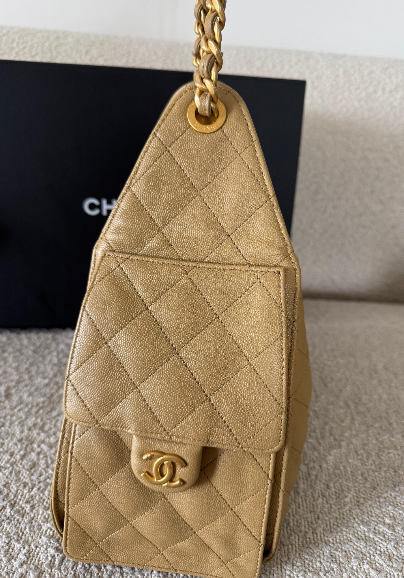 Caviar Quilted Medium 25