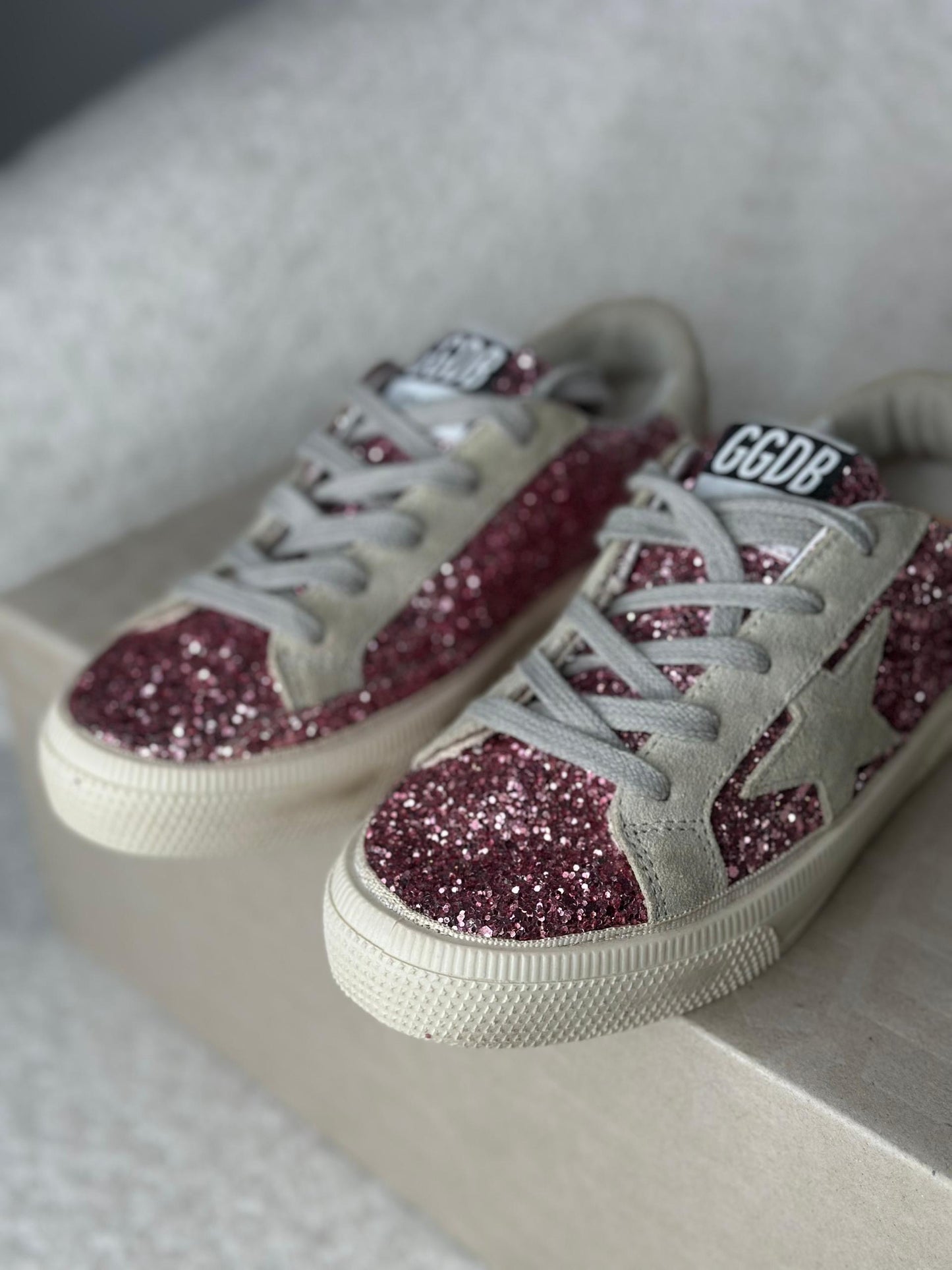 Zapatillas deportivas rosas con purpurina