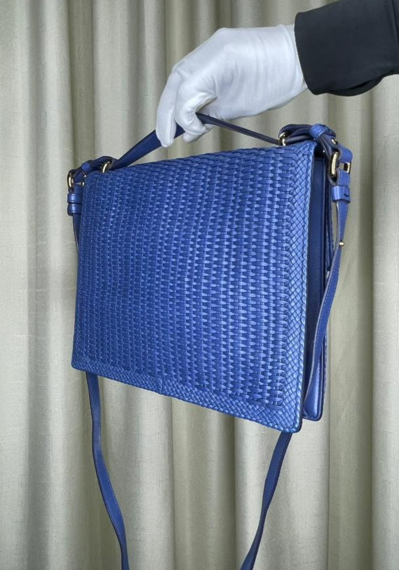 Bolso de mano de piel negra