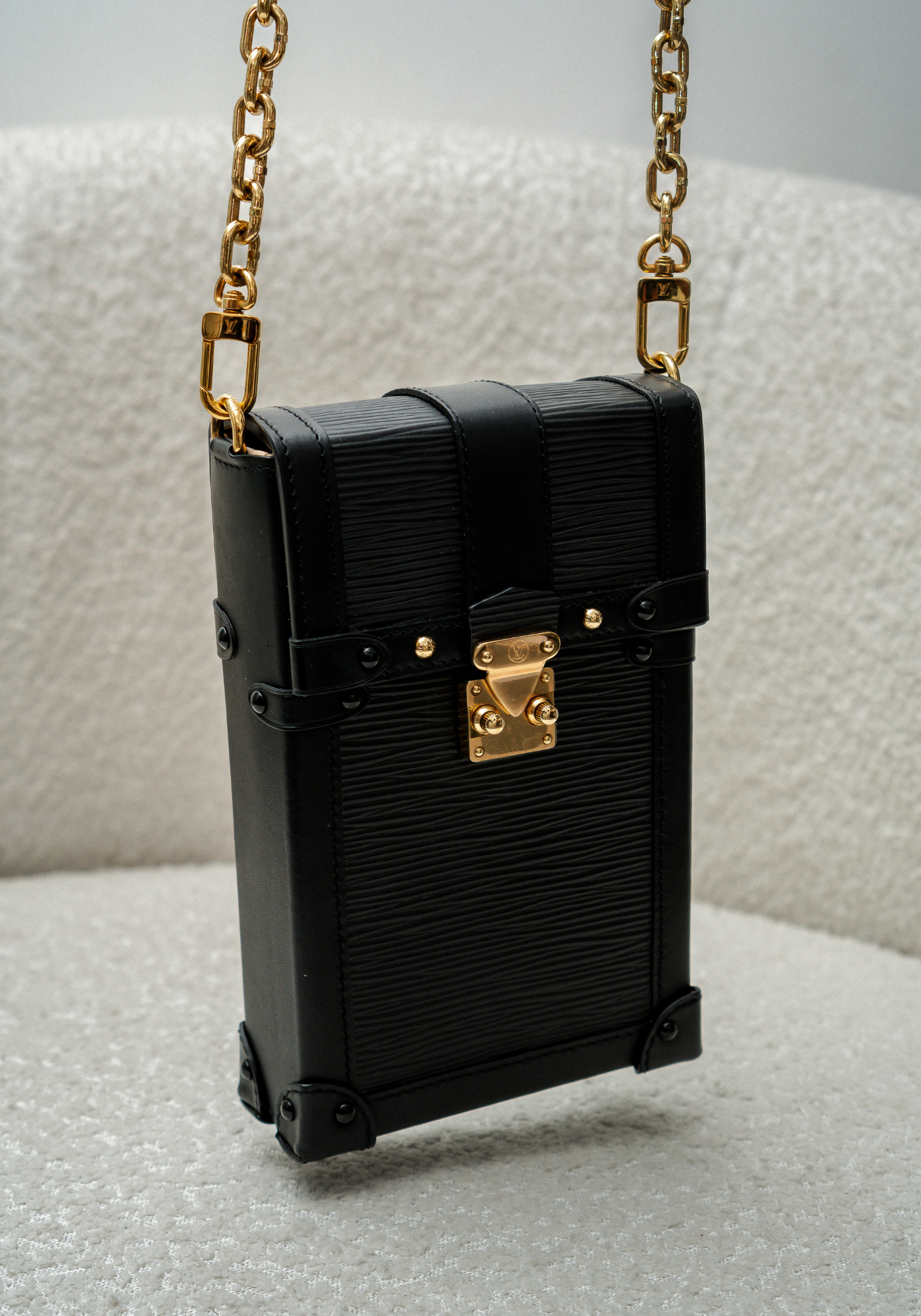 Epi Vertical Trunk Pochette