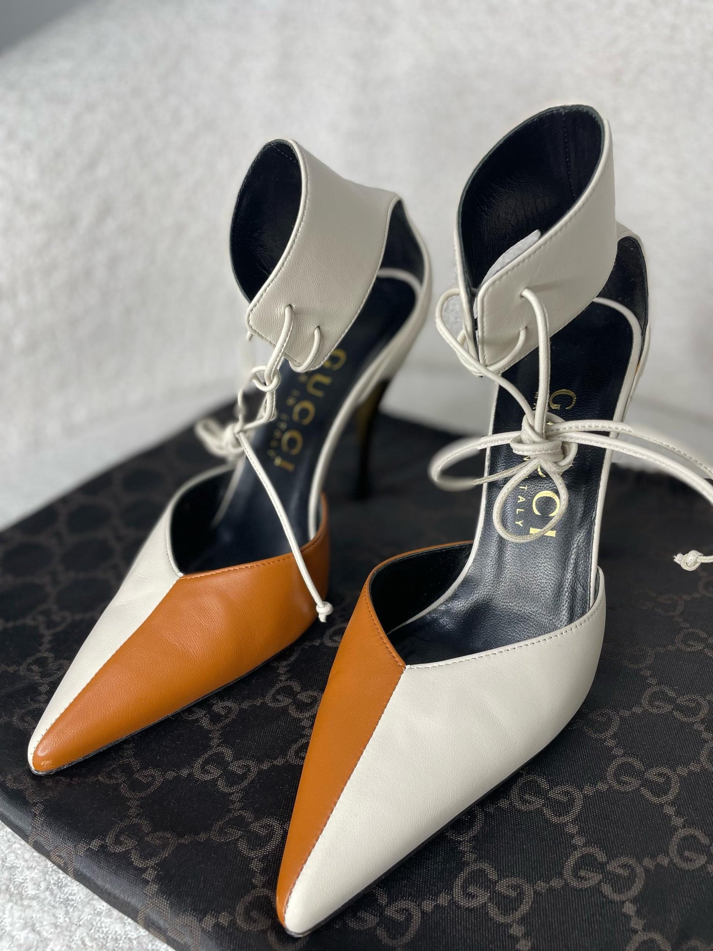 Two tone Leather Pumps