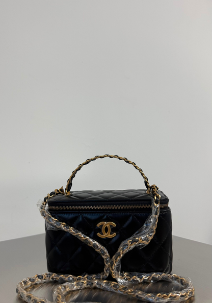 BRAND NEW - Vanity Case With Handle