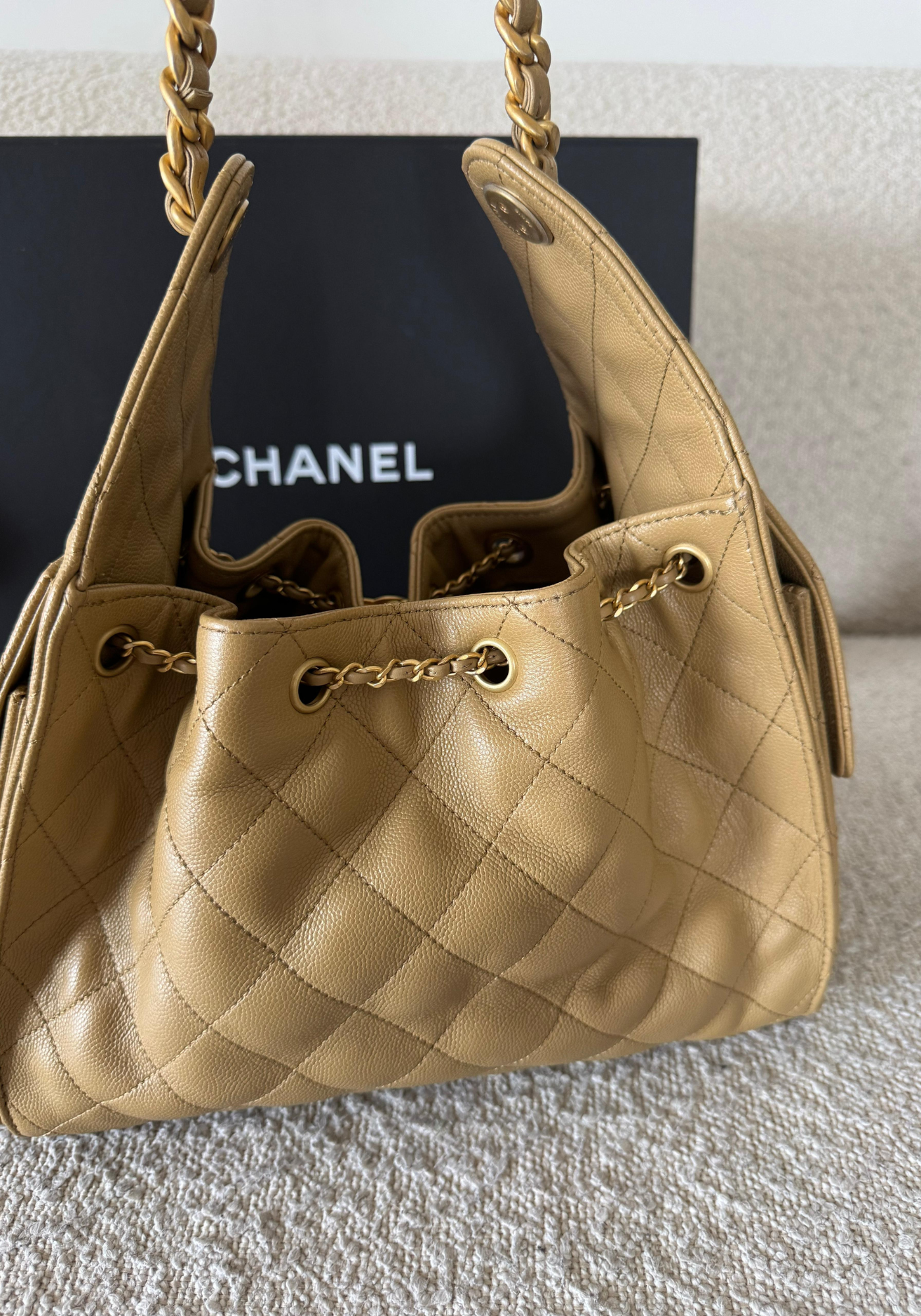 Caviar Quilted Medium 25