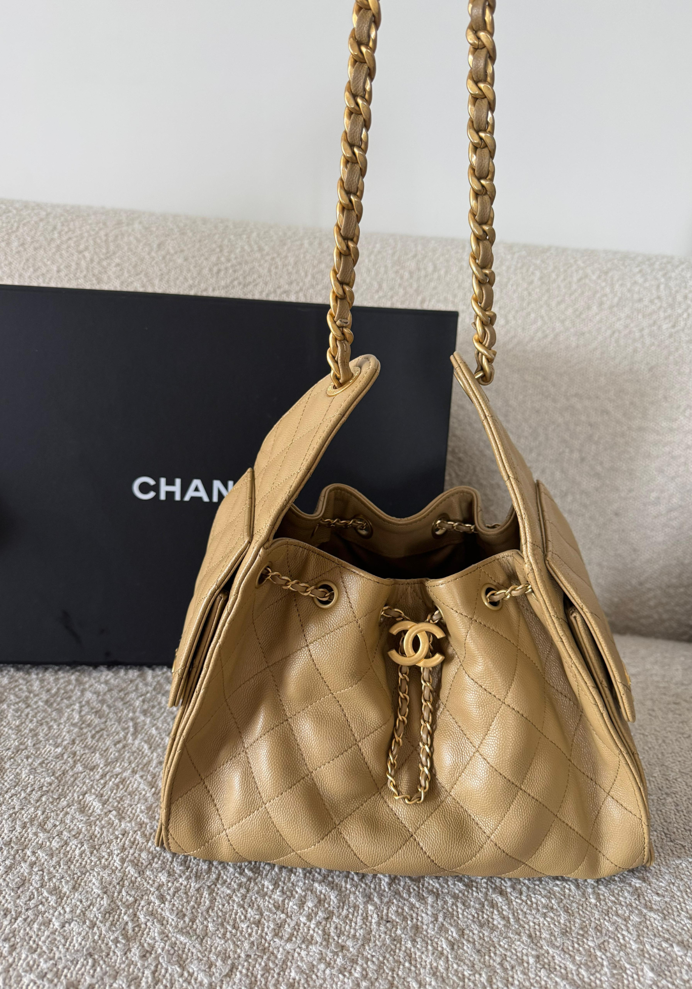 Caviar Quilted Medium 25