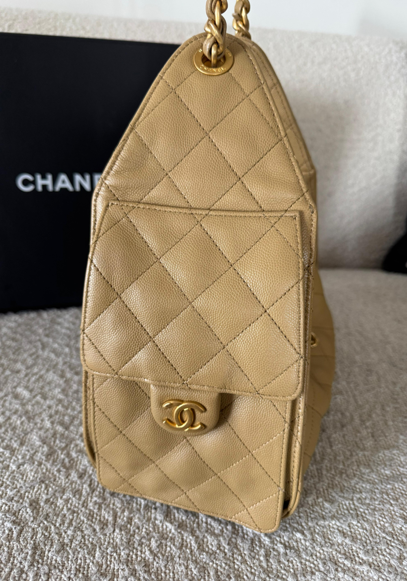 Caviar Quilted Medium 25