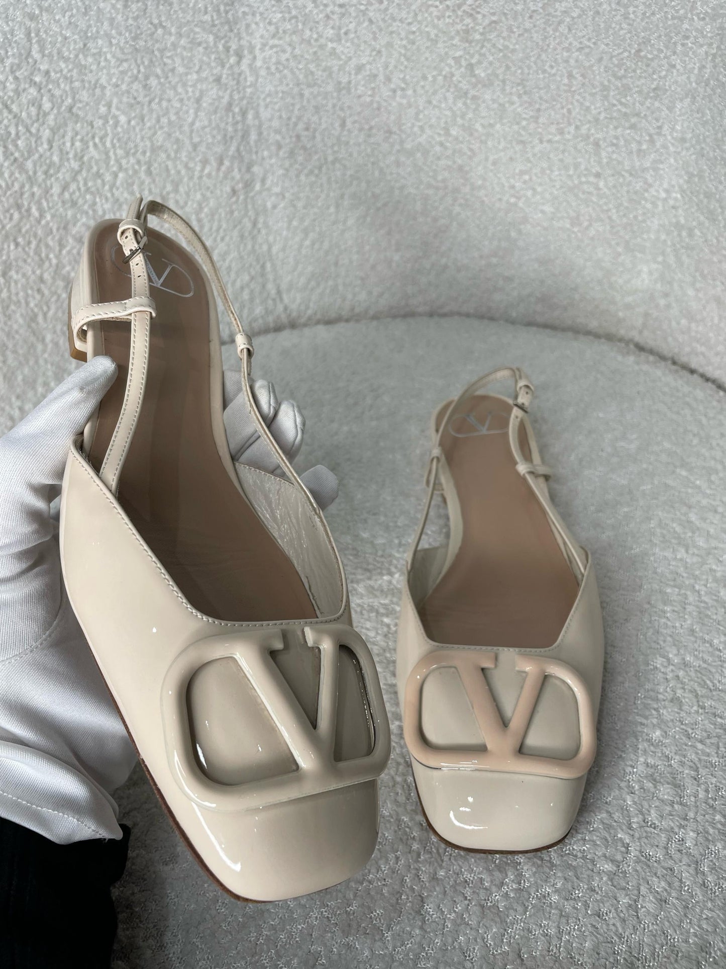 VLogo Leather Slingback