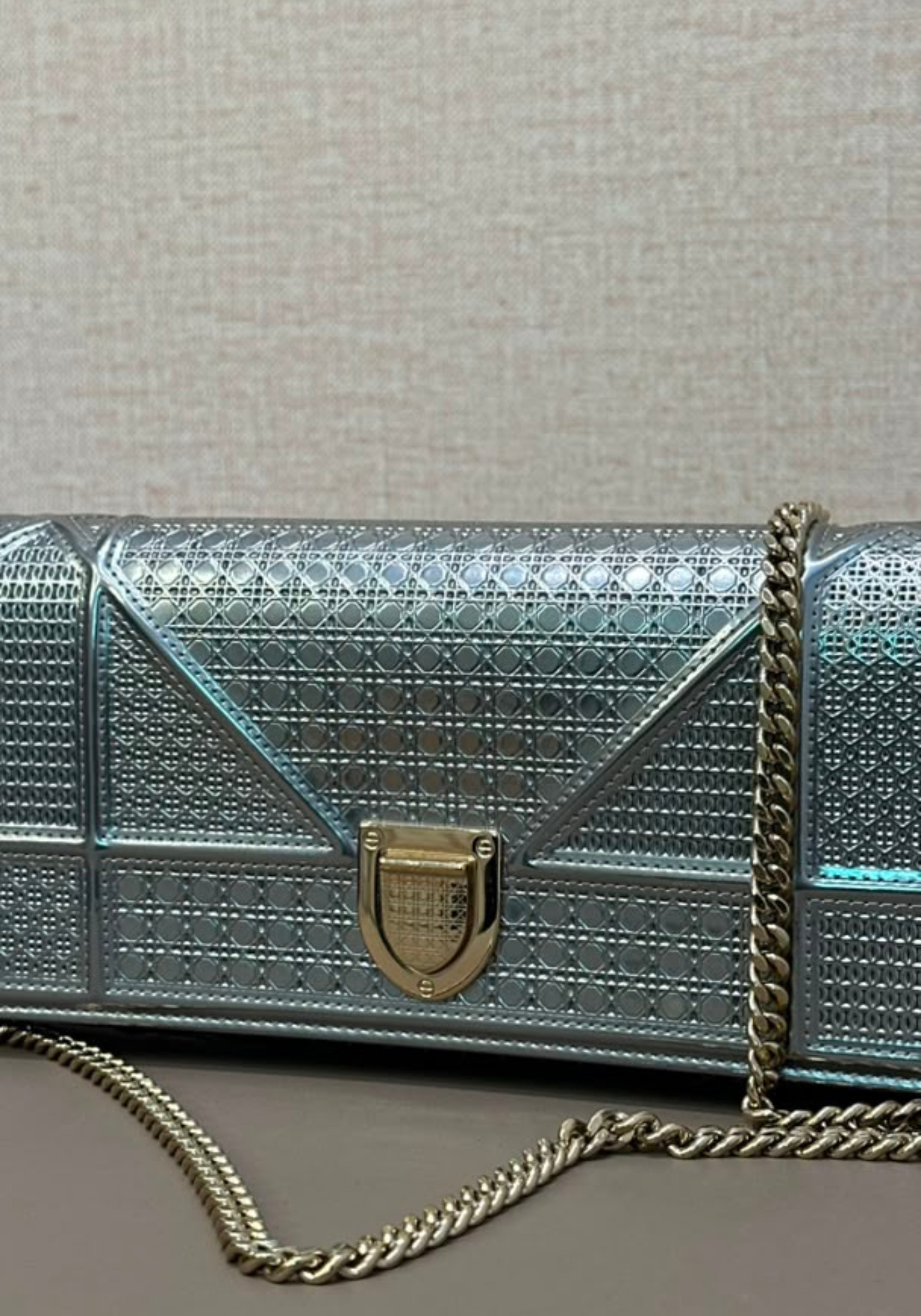Diorama Wallet On Chain