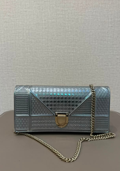 Diorama Wallet On Chain