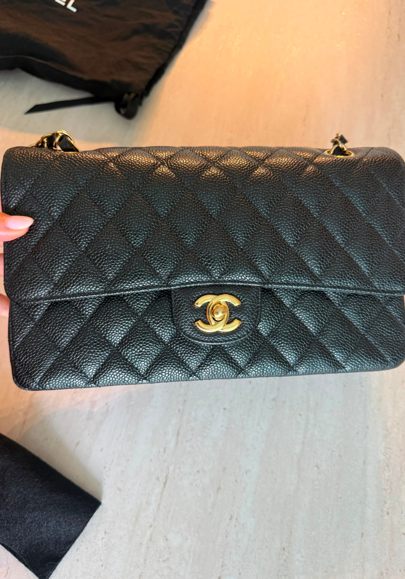 Flap Medium Caviar Gold Hardware