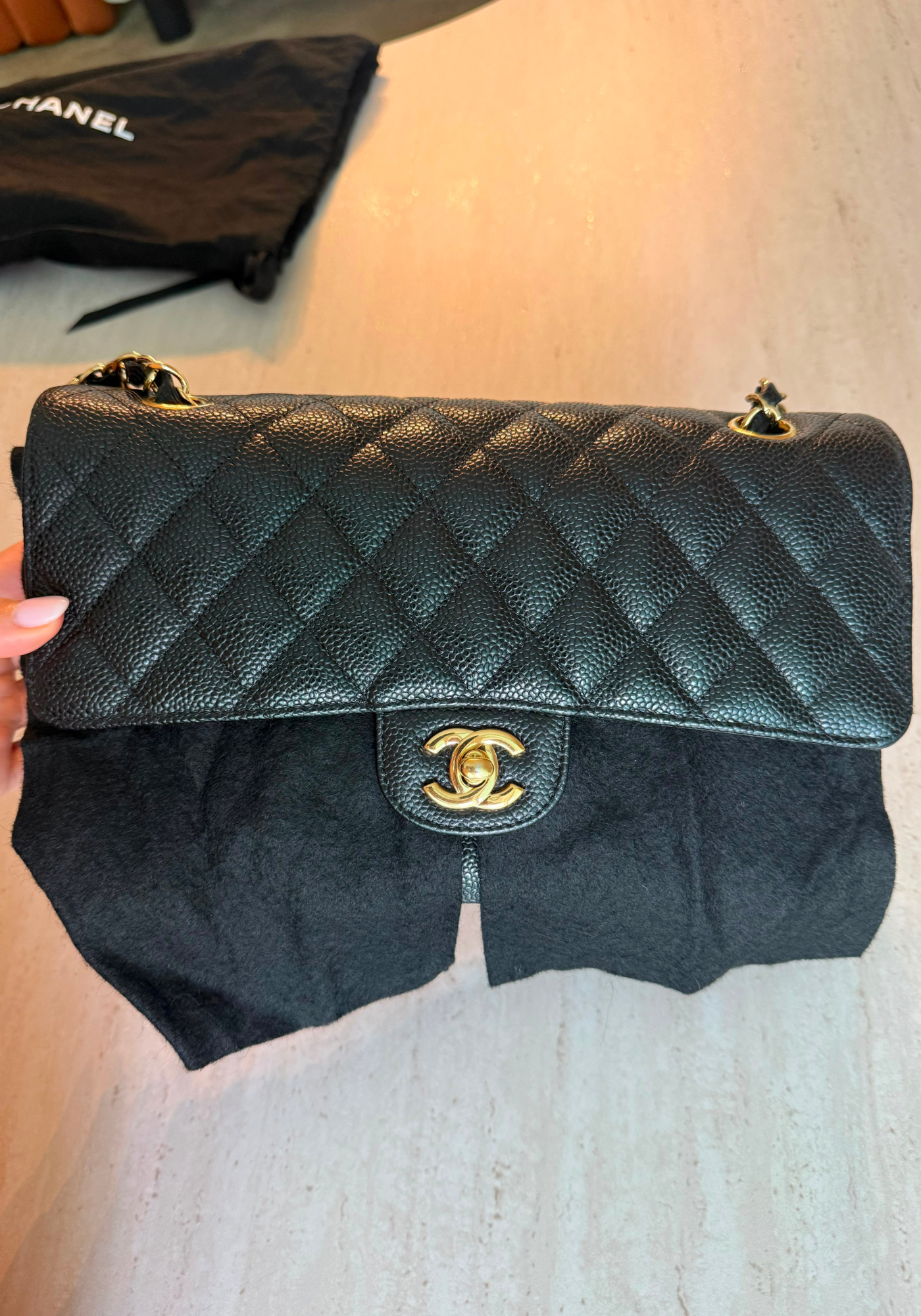 Flap Medium Caviar Gold Hardware