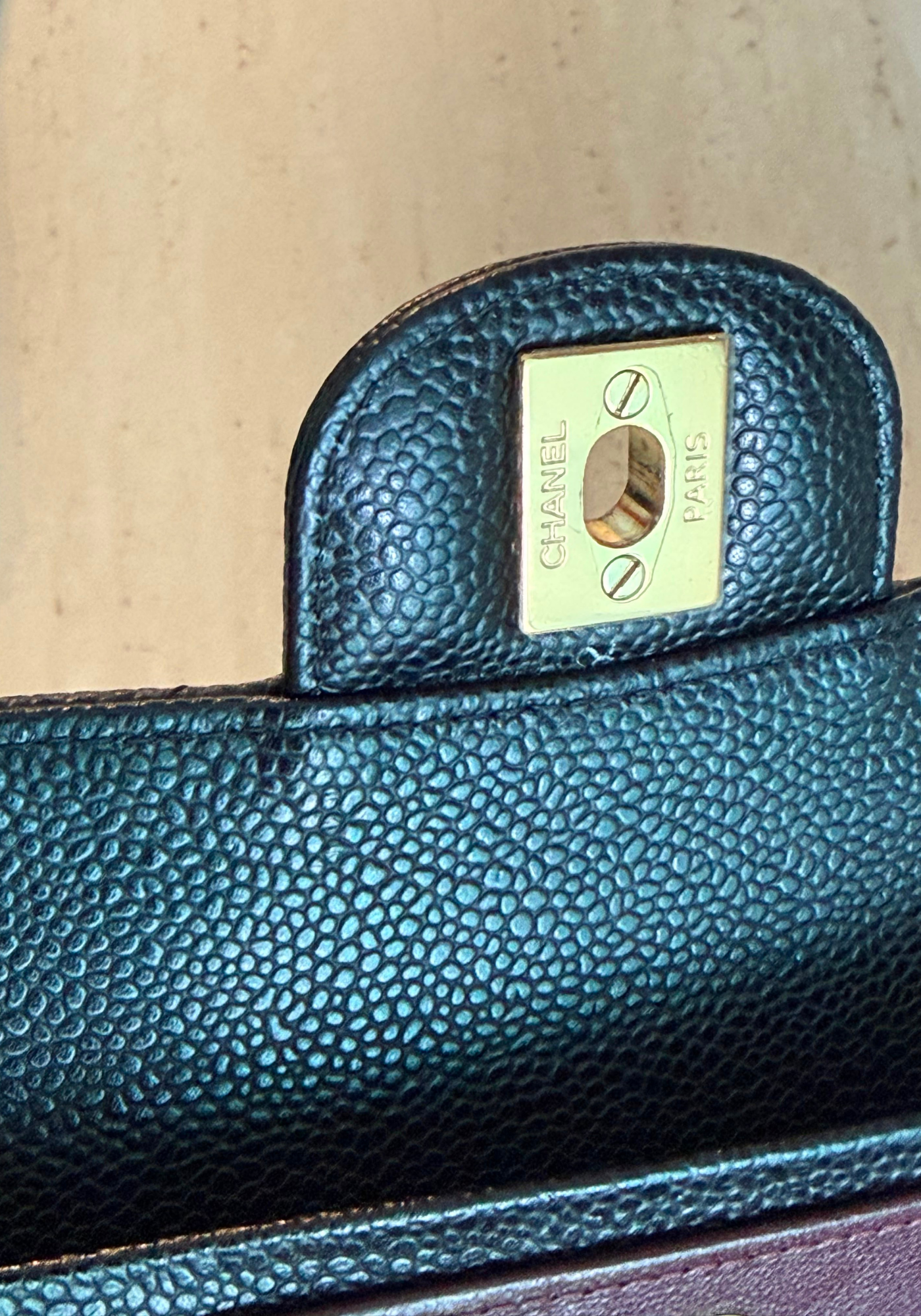 Flap Medium Caviar Gold Hardware