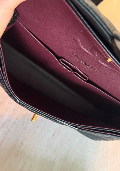 Flap Medium Caviar Gold Hardware