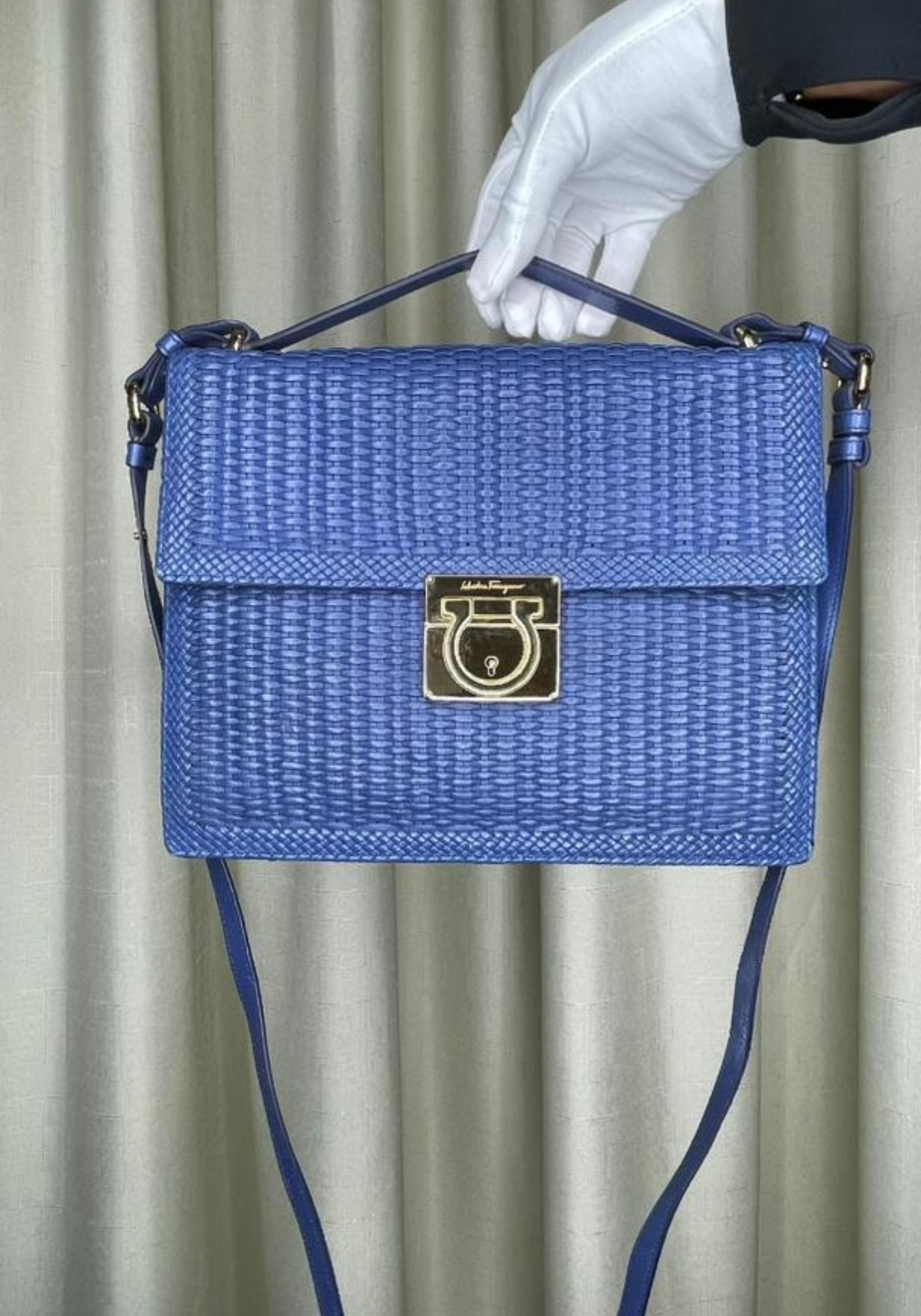 Bolso de mano de piel negra