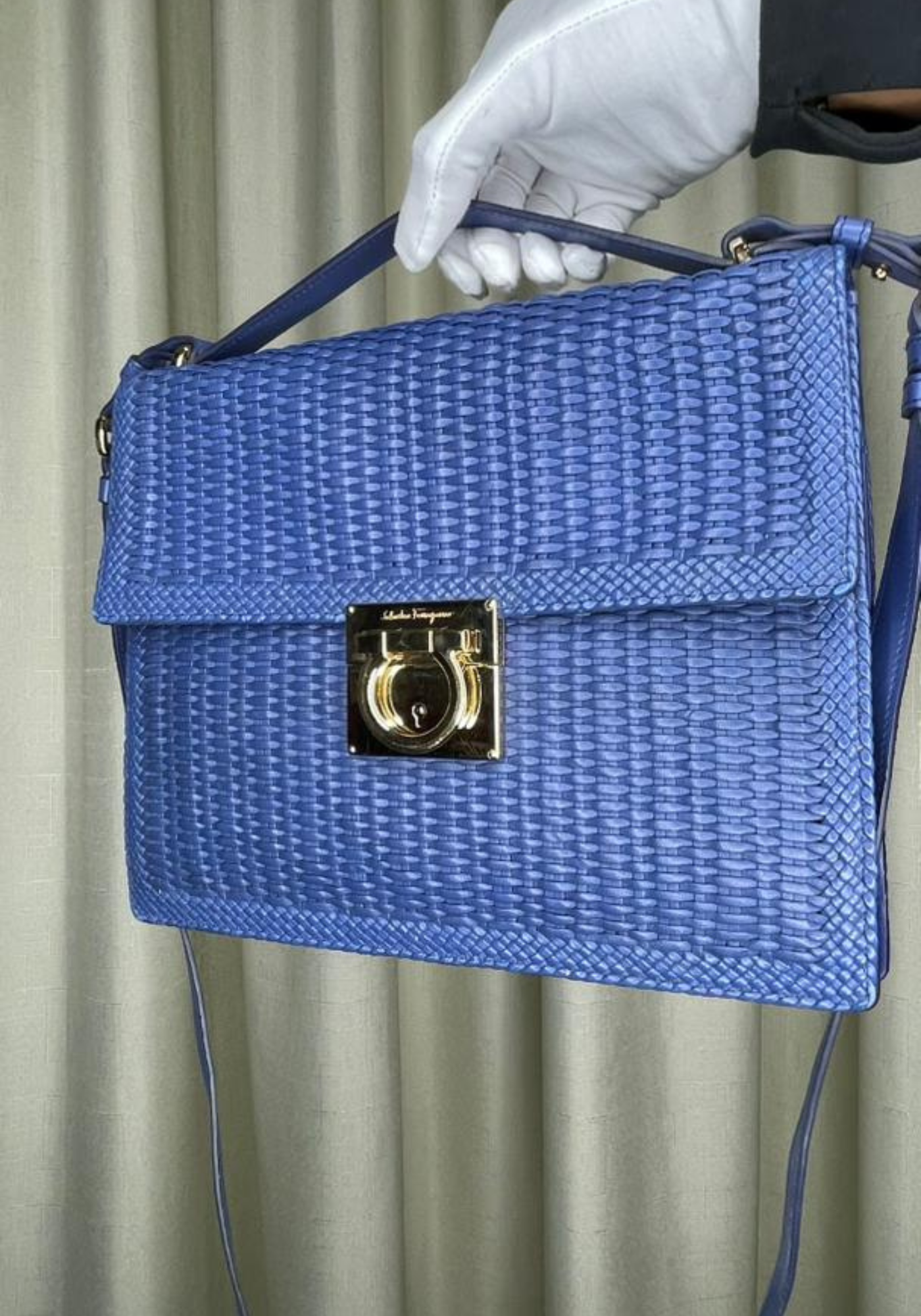 Bolso de mano de piel negra