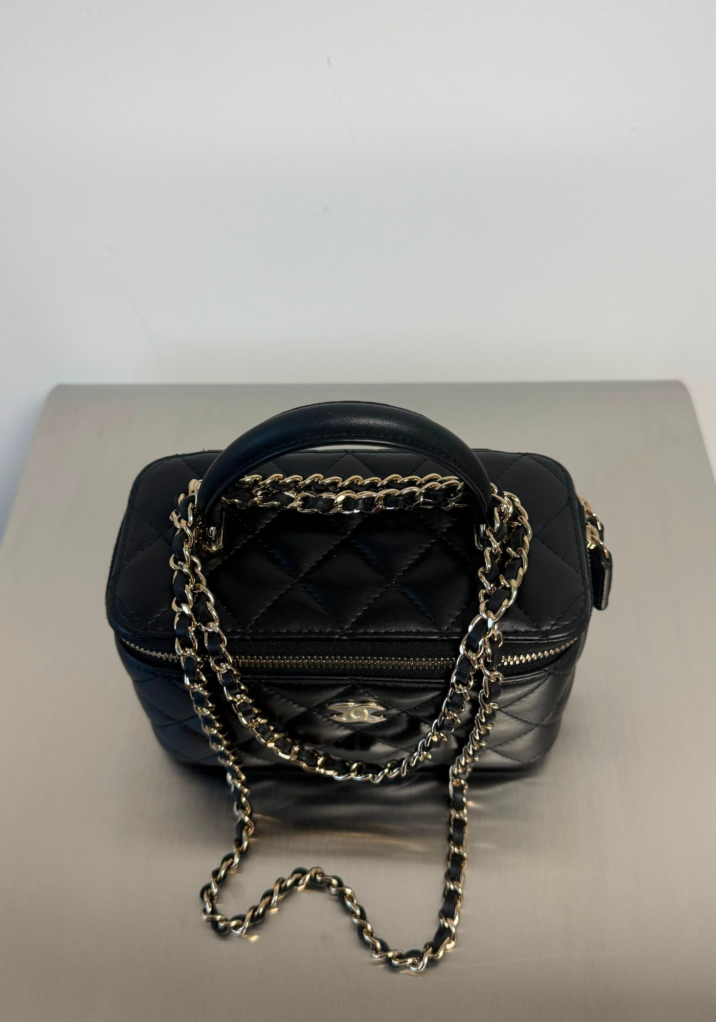 Vanity Case With Handle