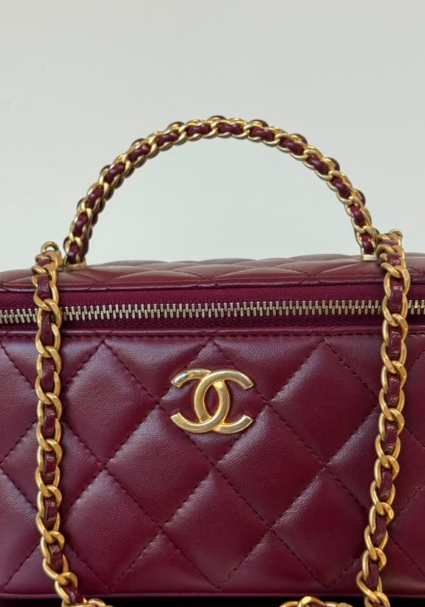 Vanity Case With Handle