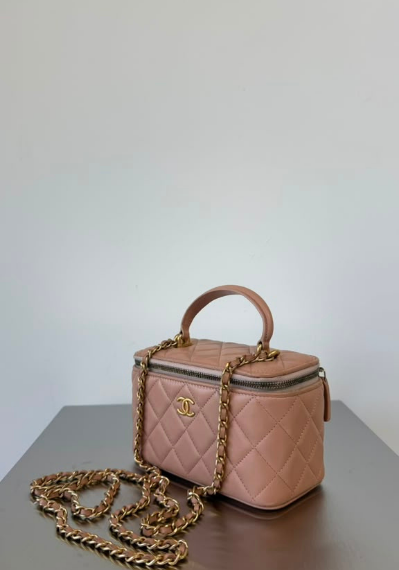 Vanity Case With Handle