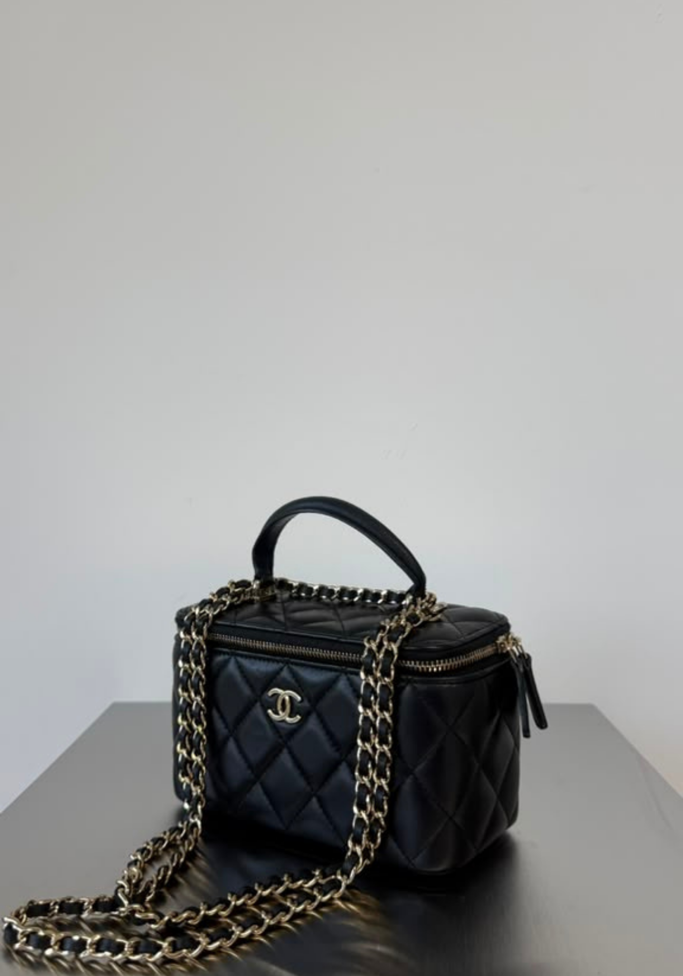 Vanity Case With Handle