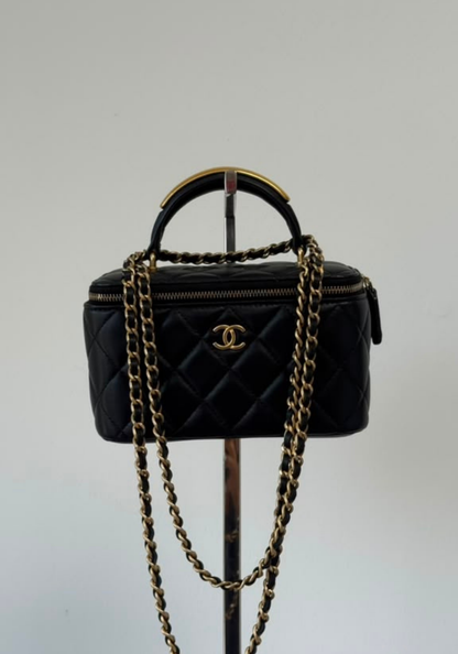 Vanity Case With Handle