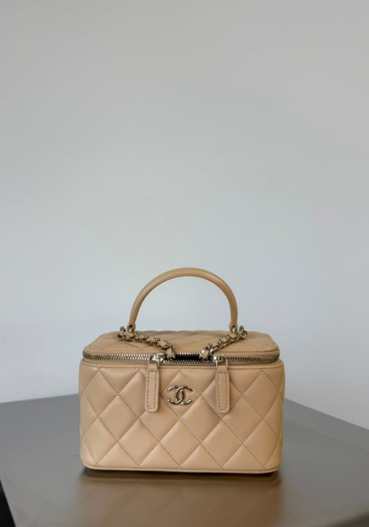 Vanity Case With Handle