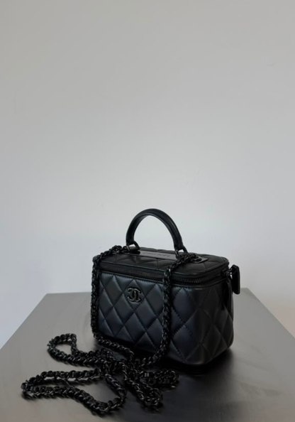 Vanity Case With Handle