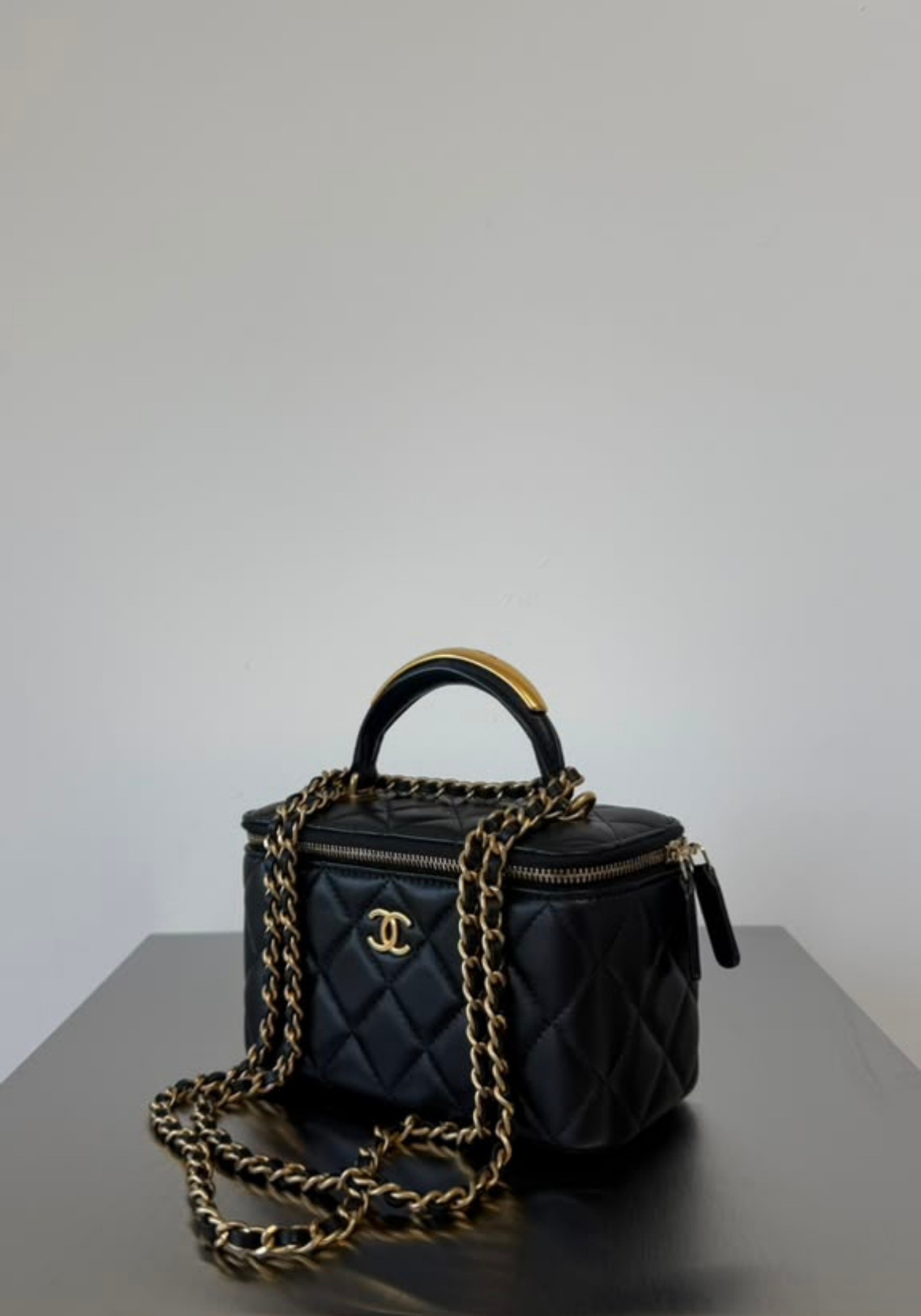 Vanity Case With Handle