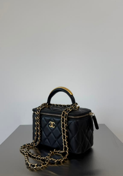 Vanity Case With Handle