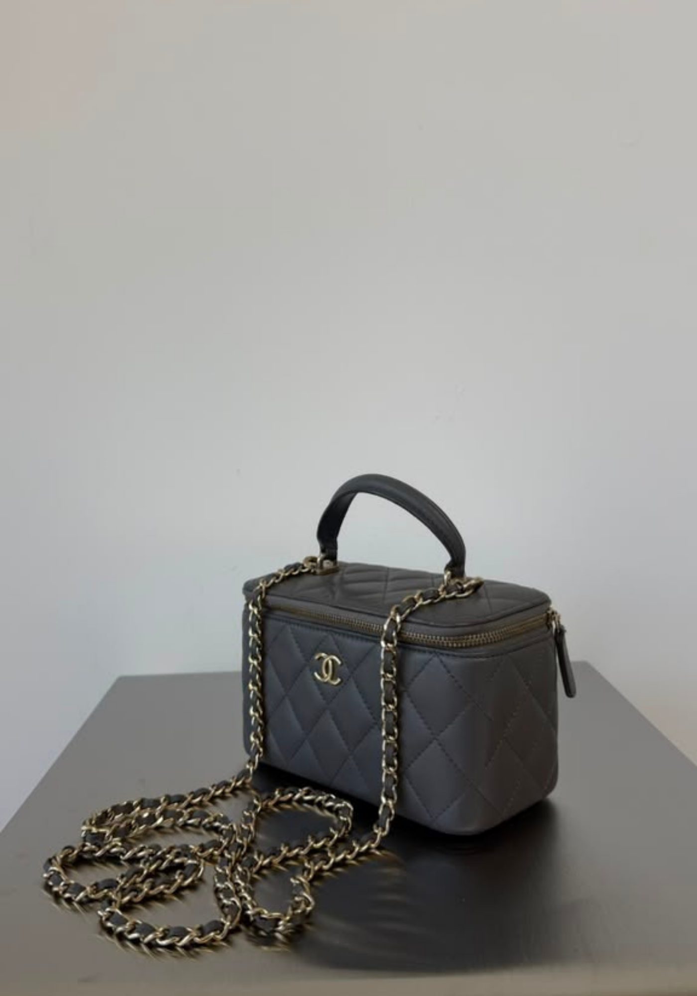 Vanity Case With Handle