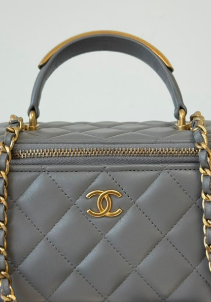 Vanity Case With Handle