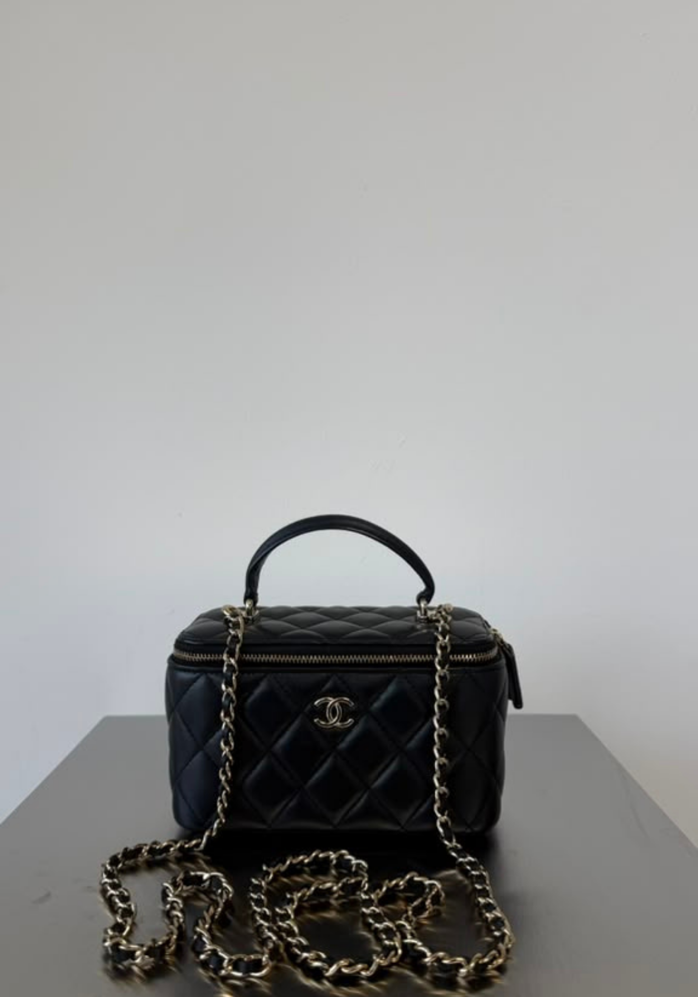 Vanity Case With Handle