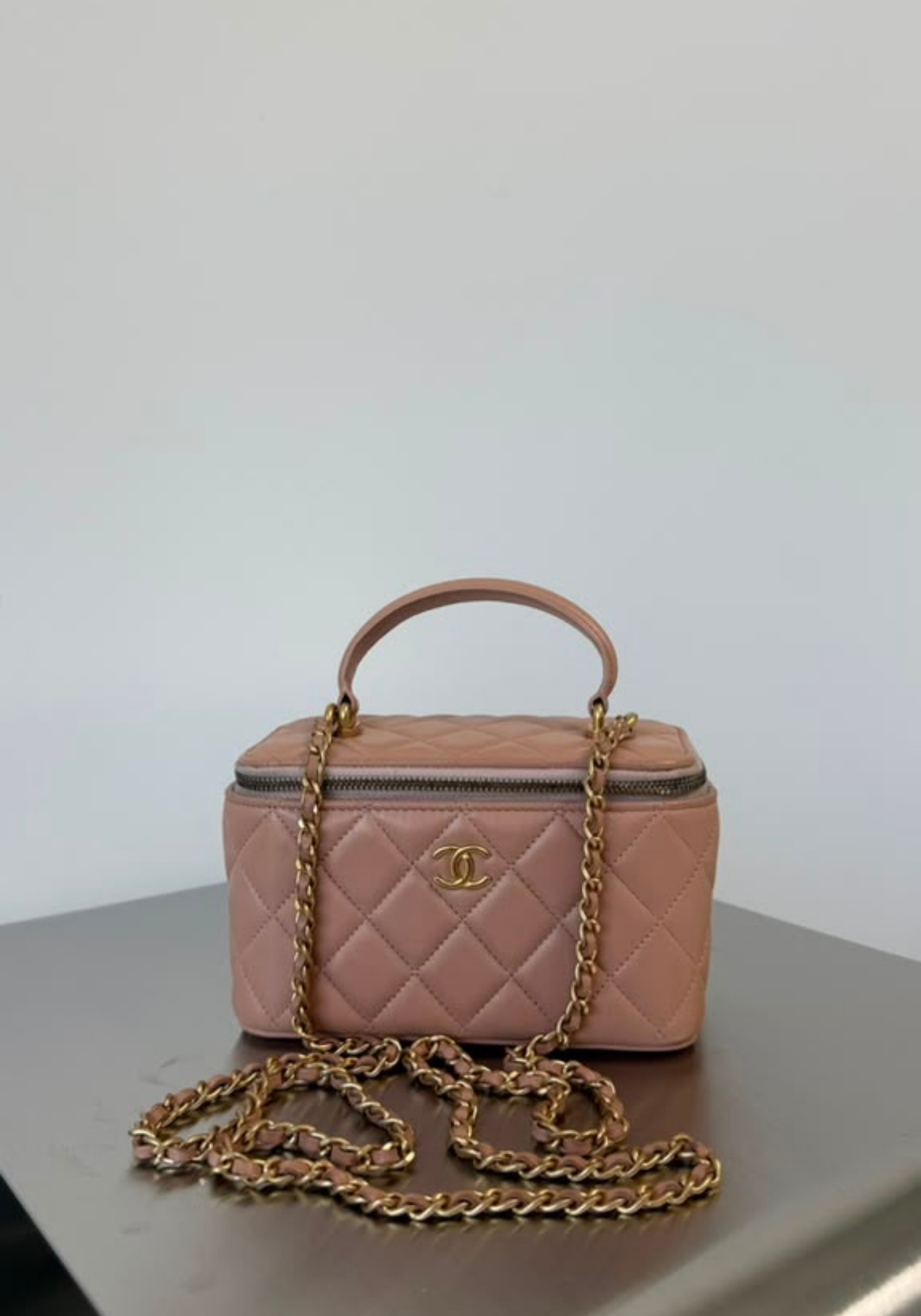 Vanity Case With Handle