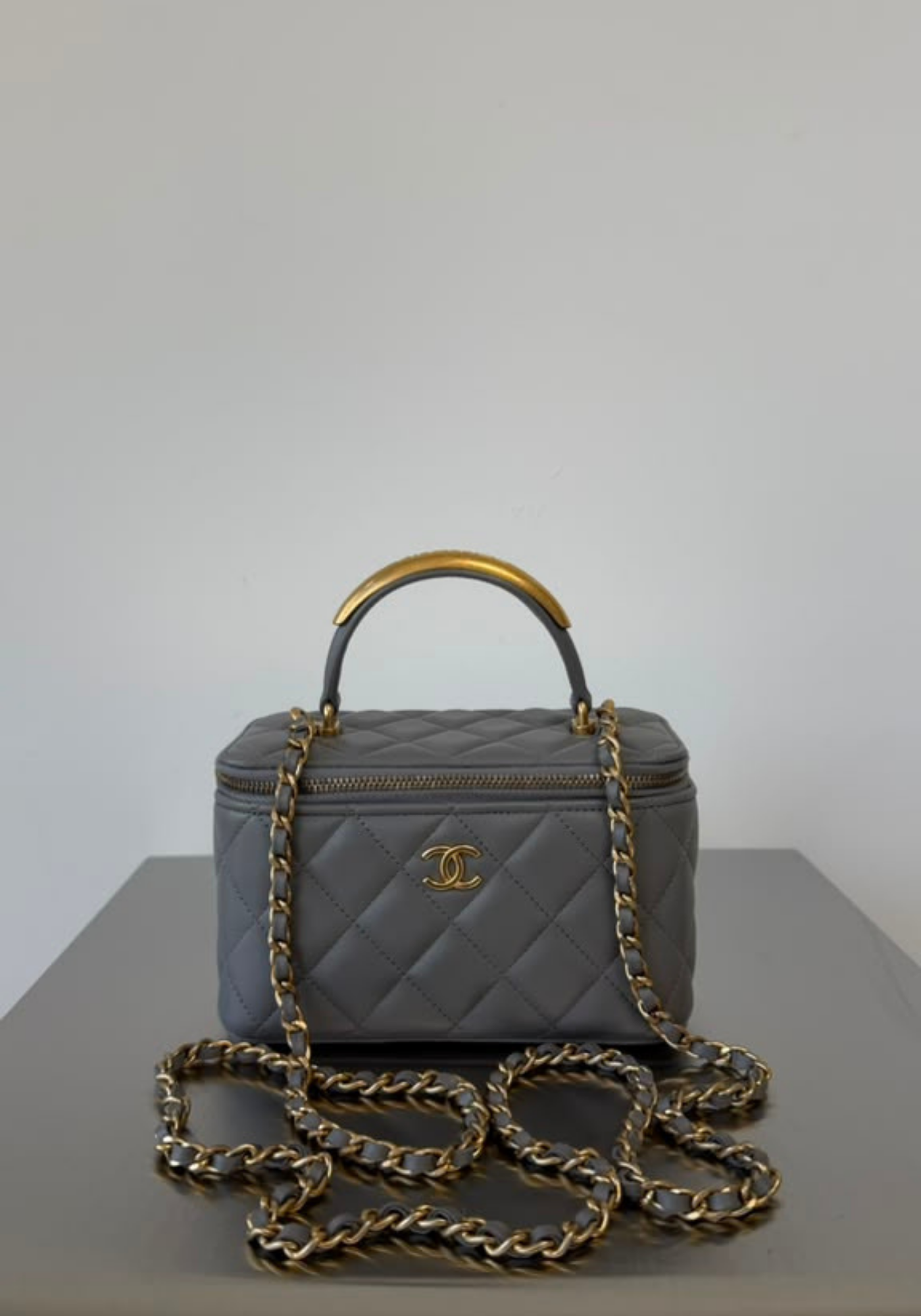 Vanity Case With Handle