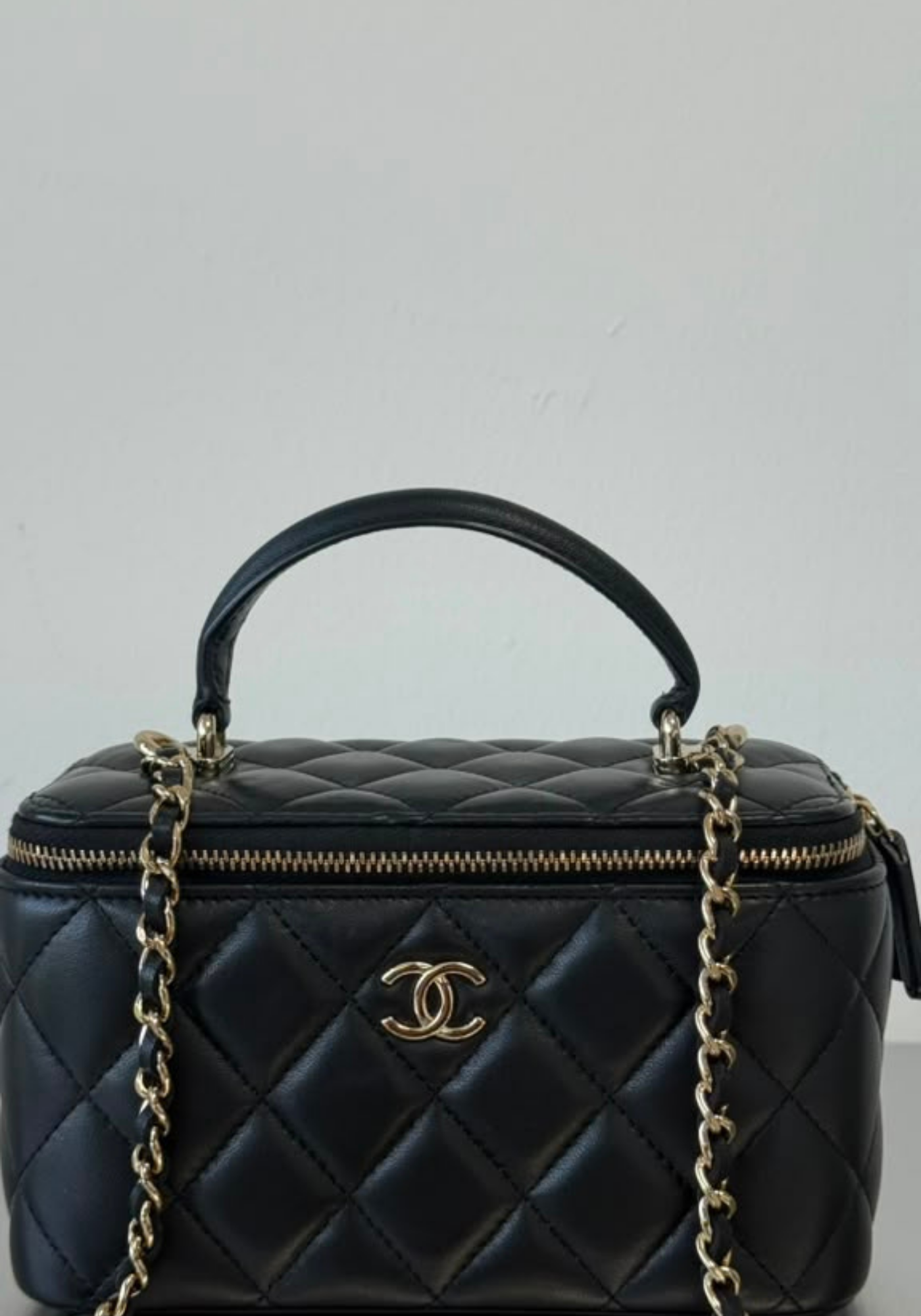 Vanity Case With Handle