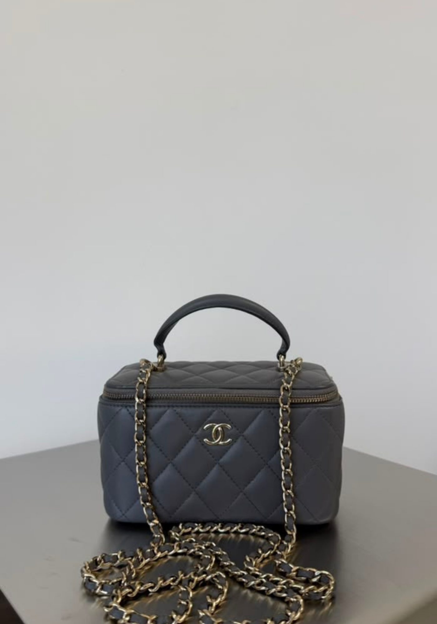 Vanity Case With Handle