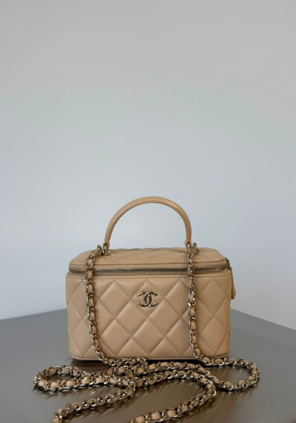 Vanity Case With Handle