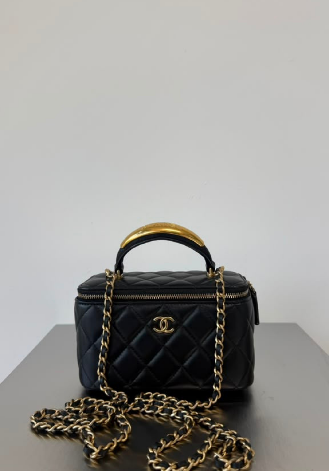 Vanity Case With Handle
