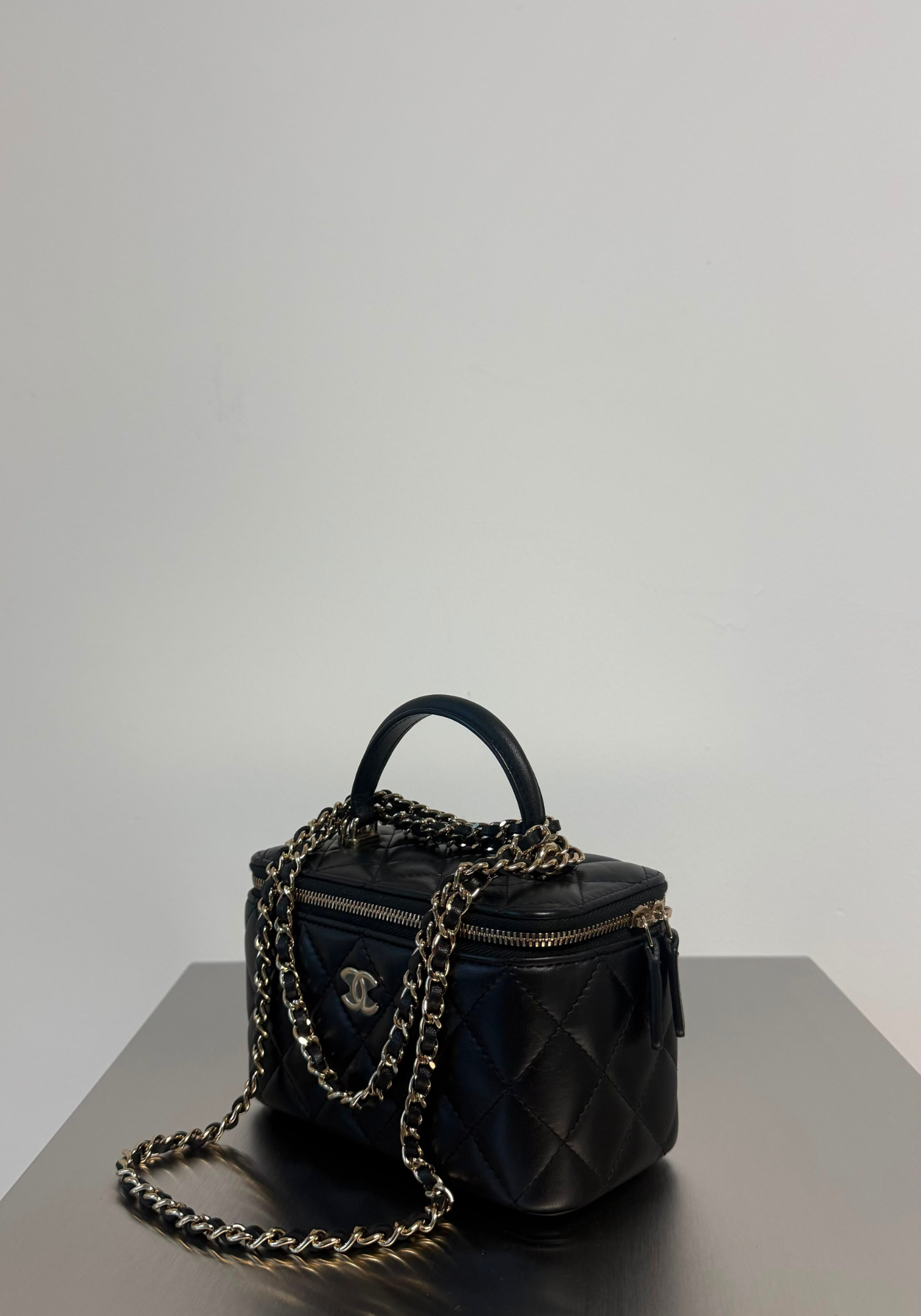 Vanity Case With Handle