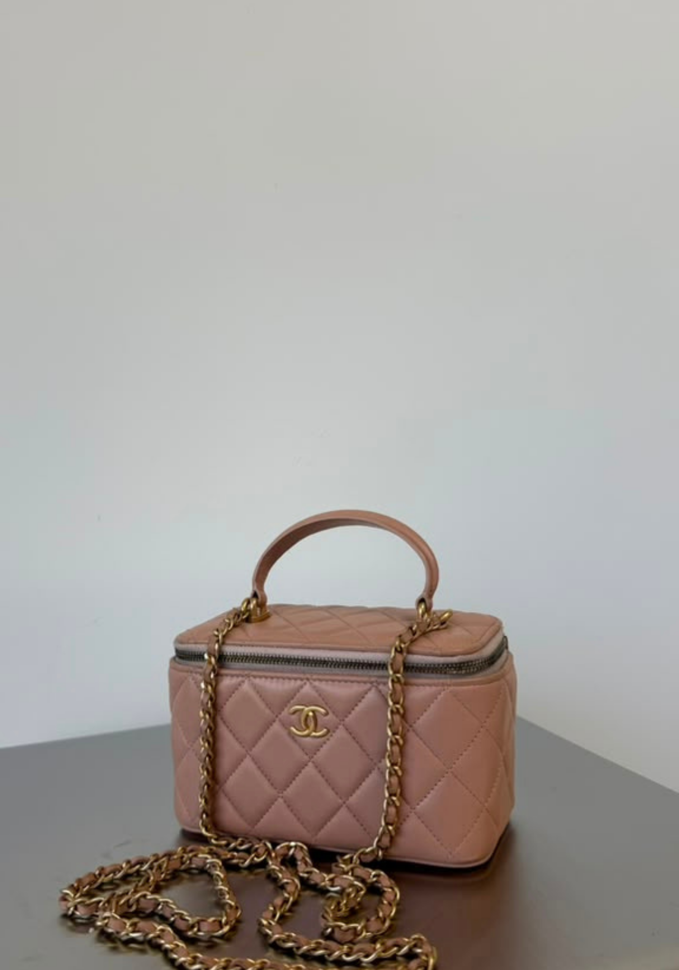 Vanity Case With Handle