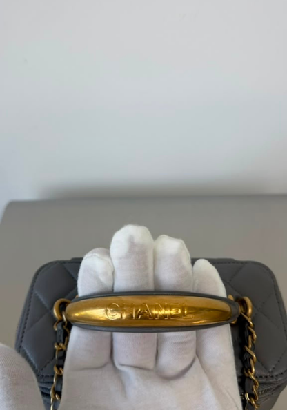 Vanity Case With Handle