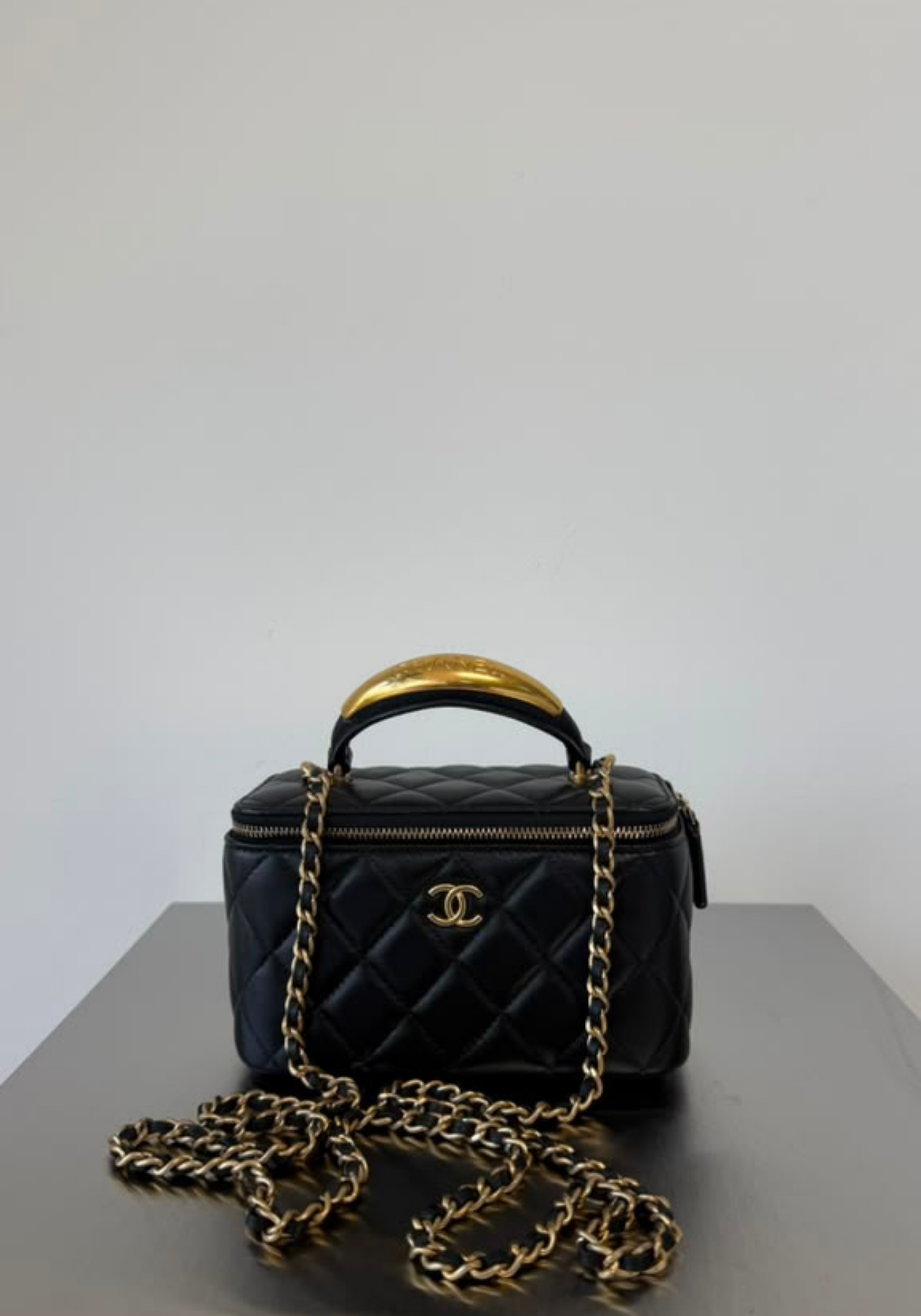 Vanity Case With Handle