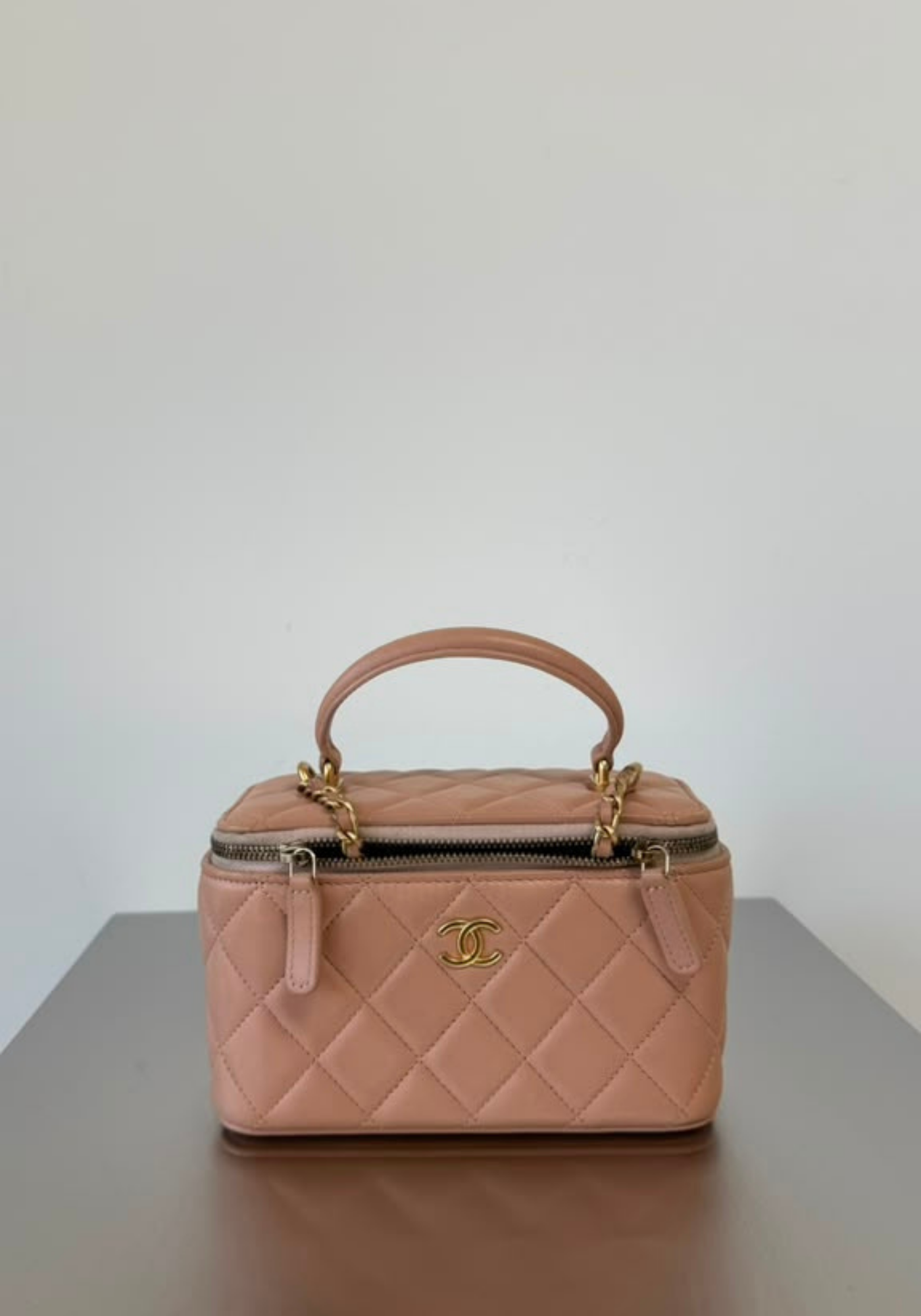 Vanity Case With Handle