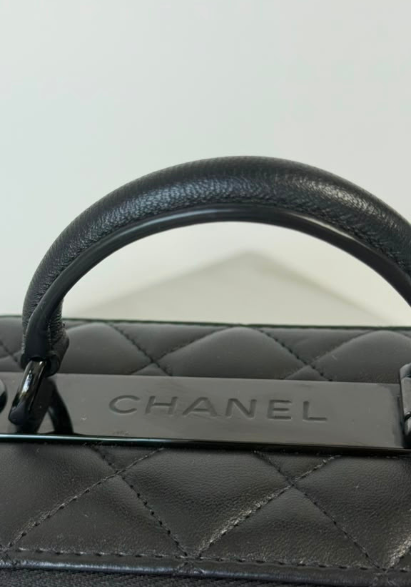 Vanity Case With Handle