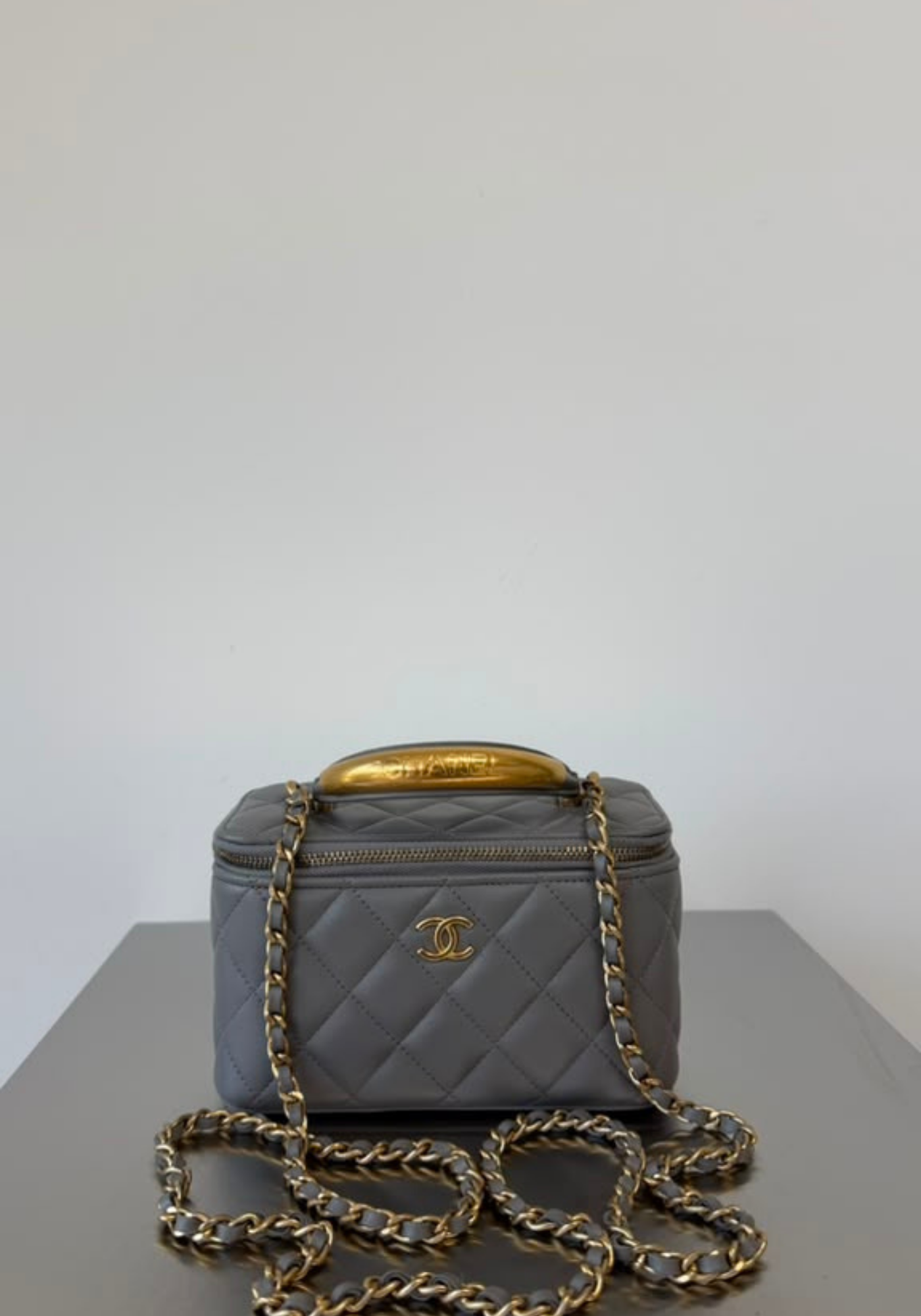 Vanity Case With Handle