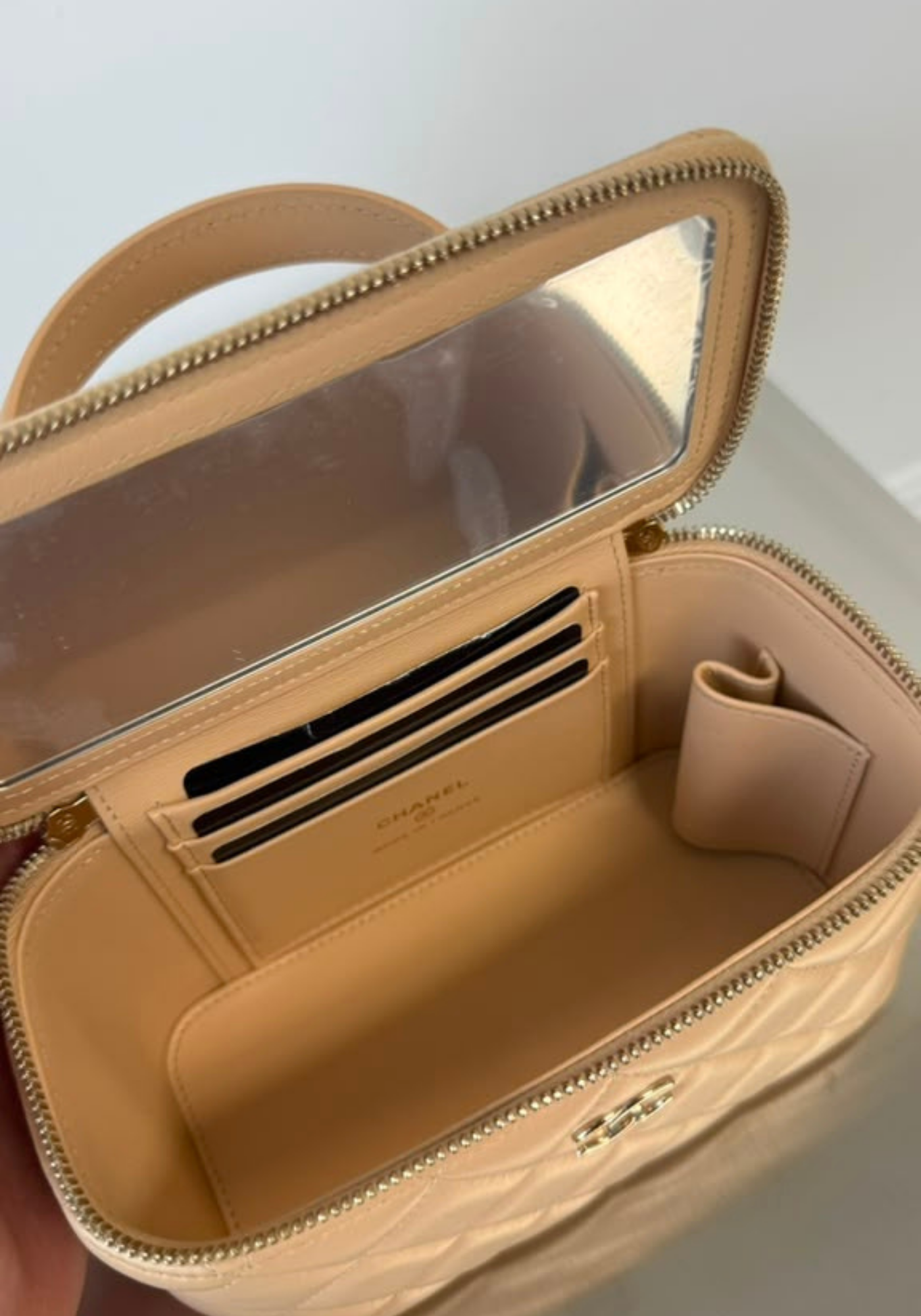 Vanity Case With Handle