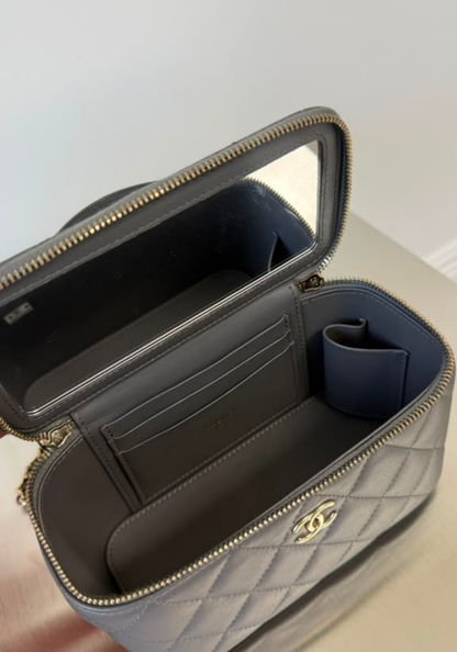 Vanity Case With Handle