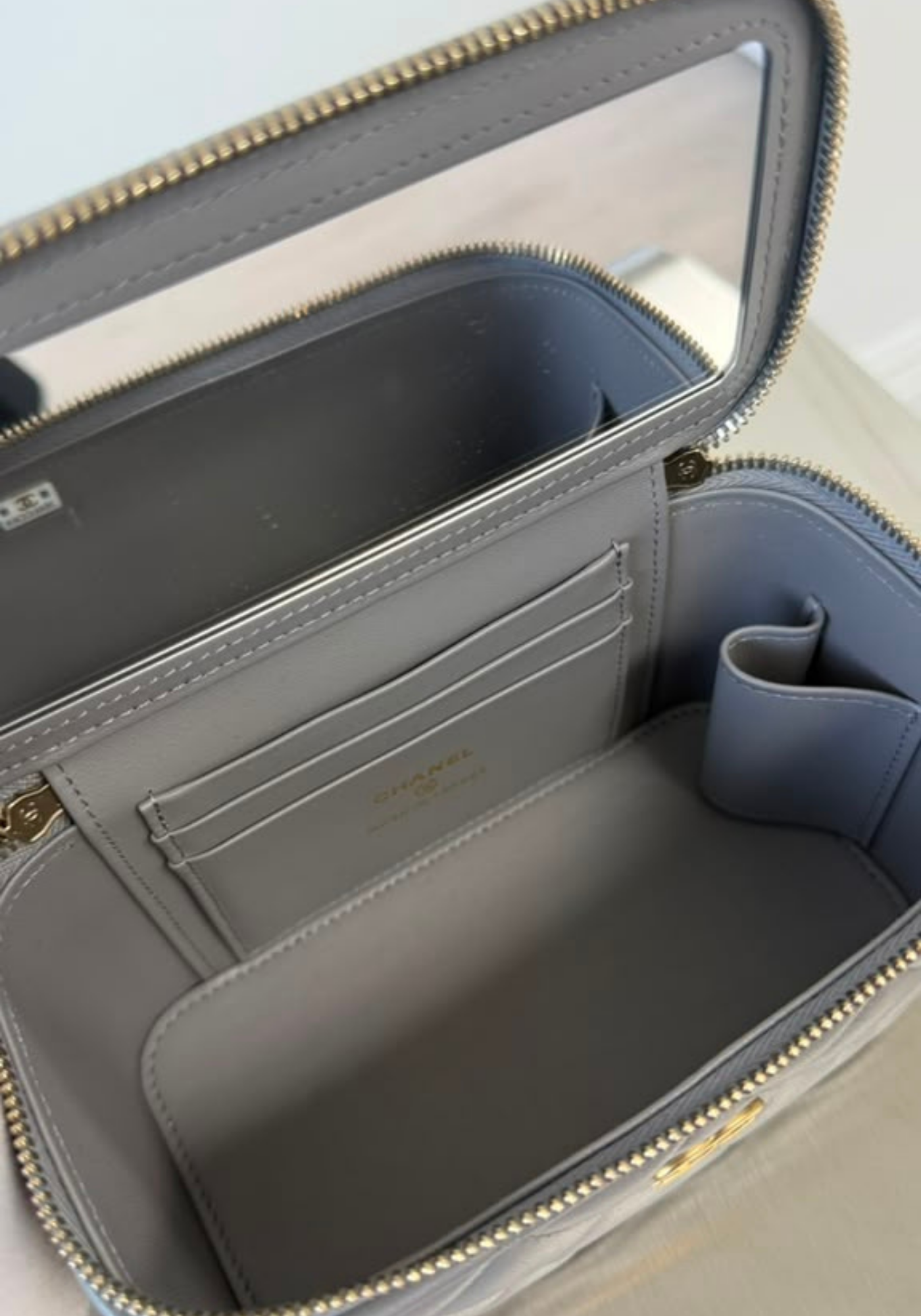 Vanity Case With Handle