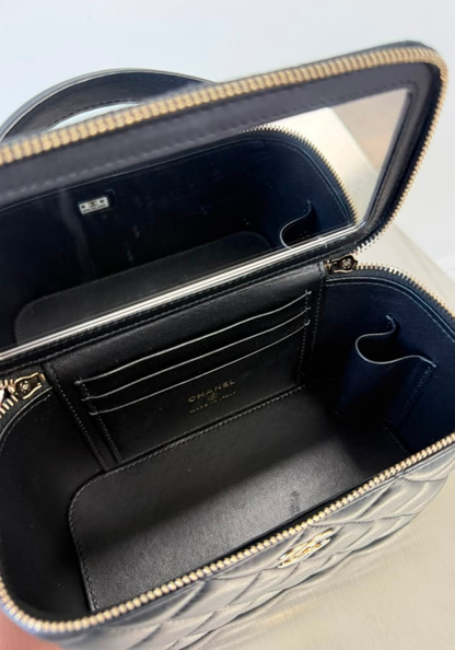 Vanity Case With Handle